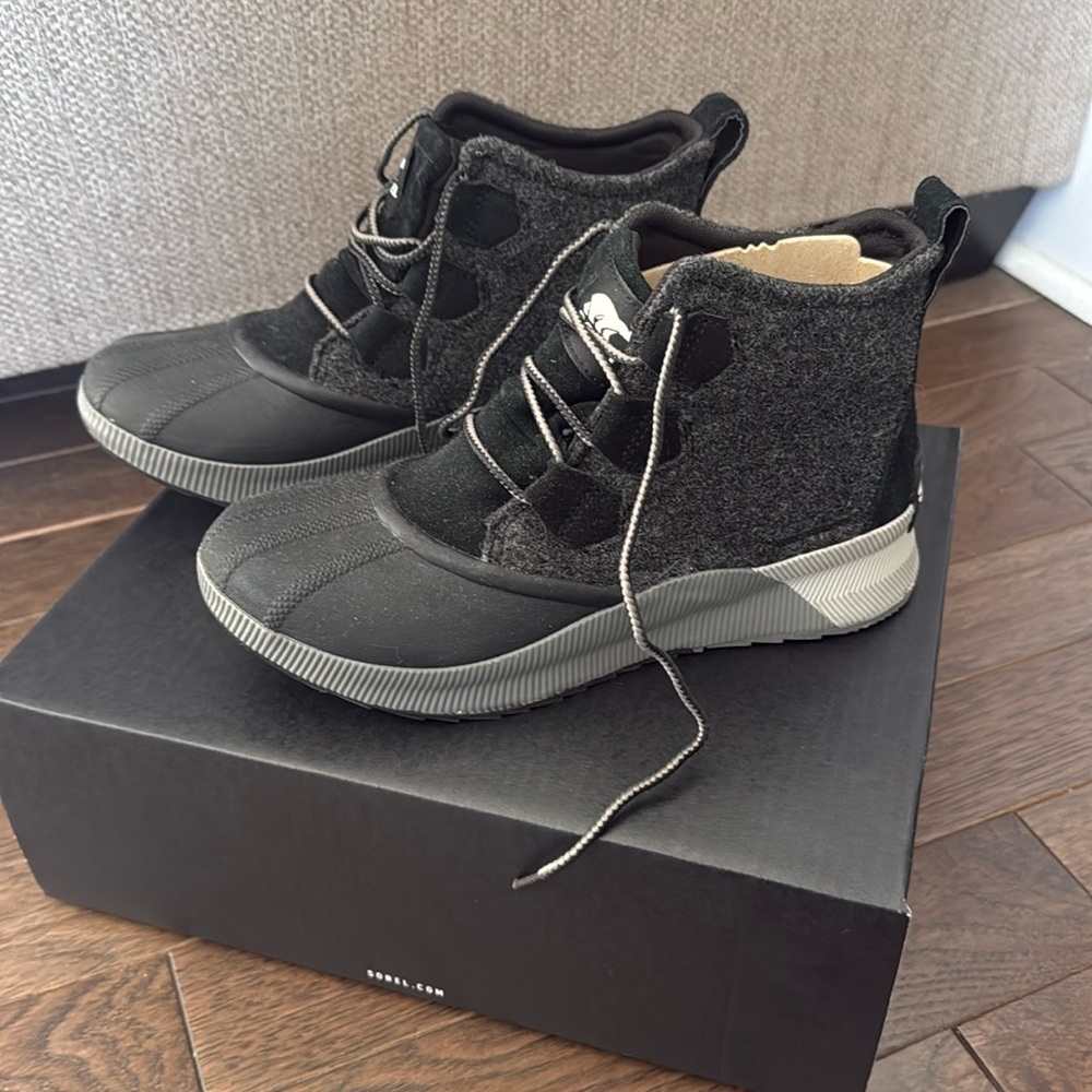 NEW Women’s Sorel Out N About Boots